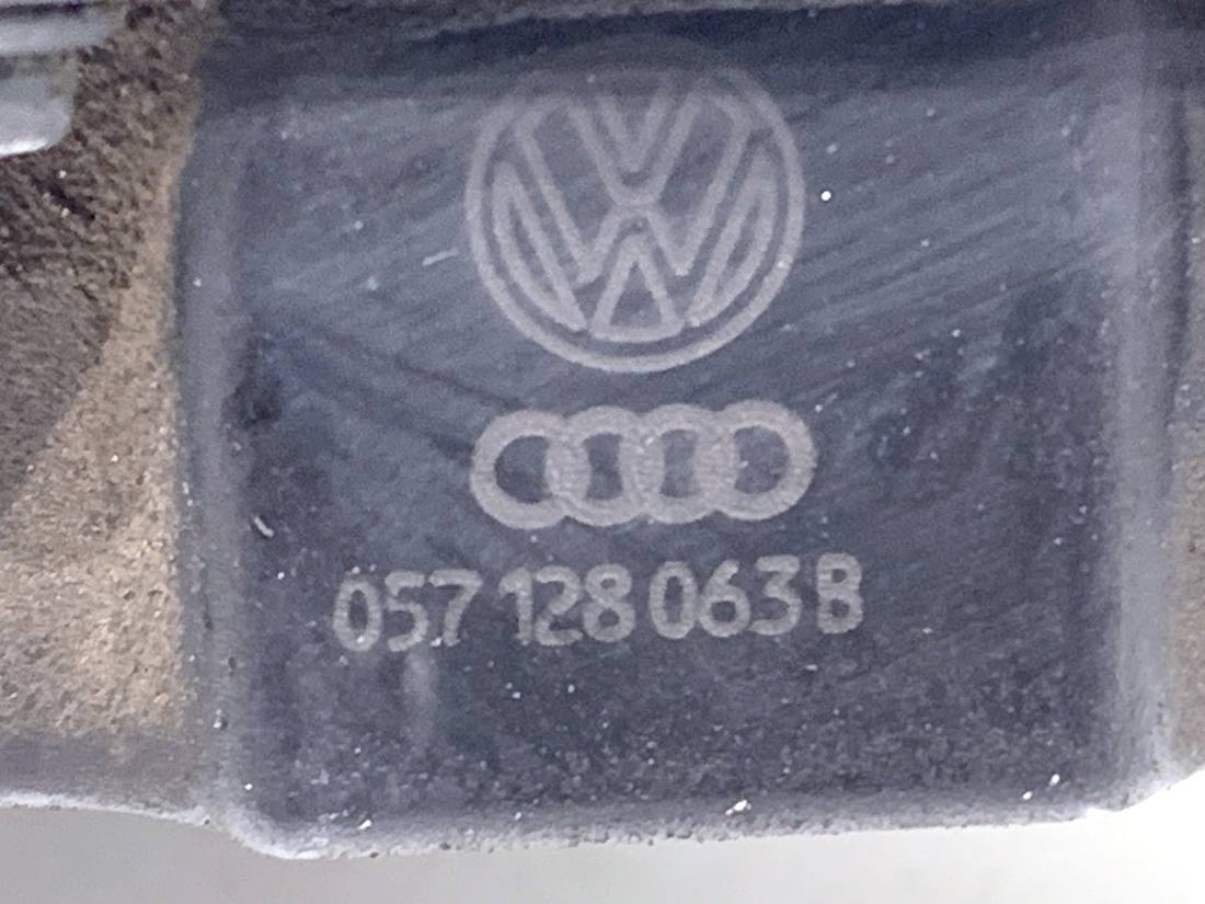 Дроссельная заслонка Audi Q7 057128063B — фото детали 4
