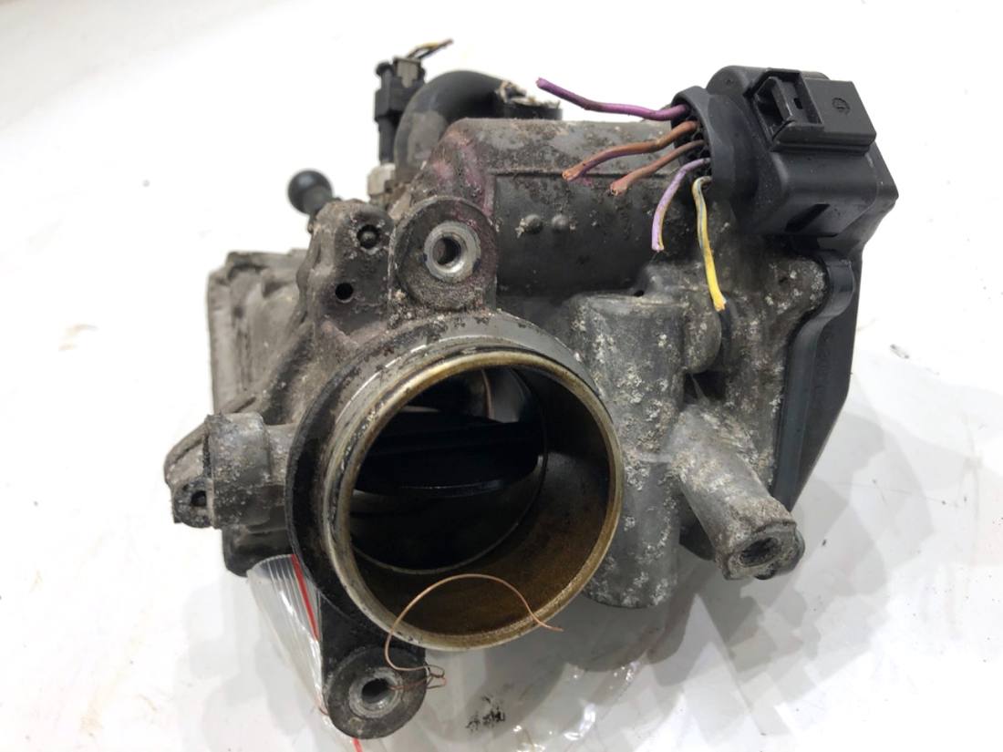 Дросельна заслінка Volkswagen Golf 7 04L128063T — фото деталі 3