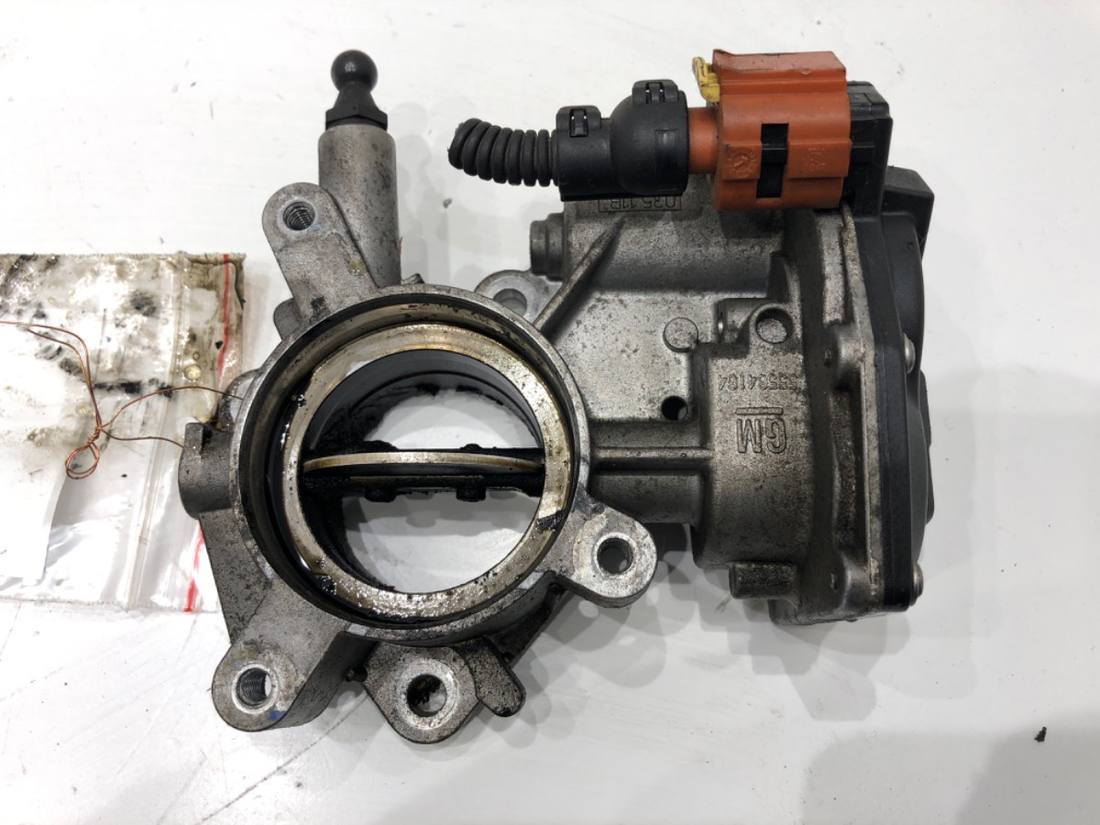 Дросельна заслінка Opel Astra J 55564164