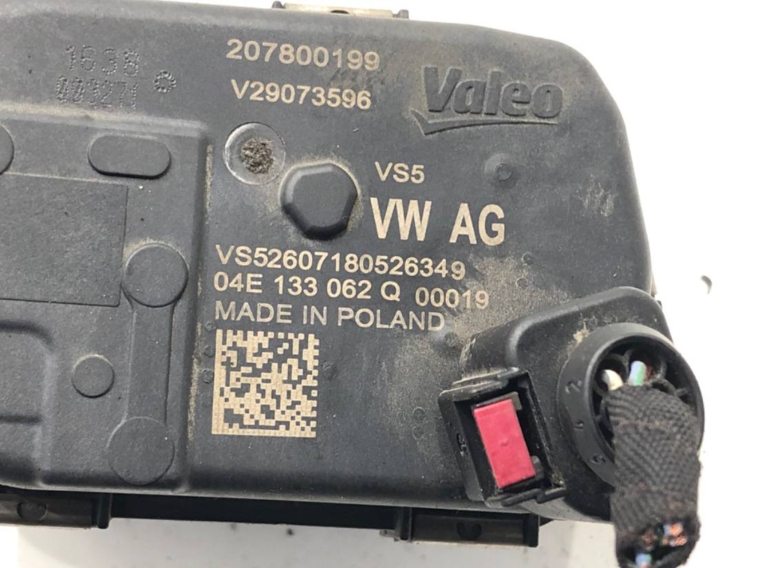 Дросельна заслінка Volkswagen Golf 7 04E133062Q — фото деталі 4