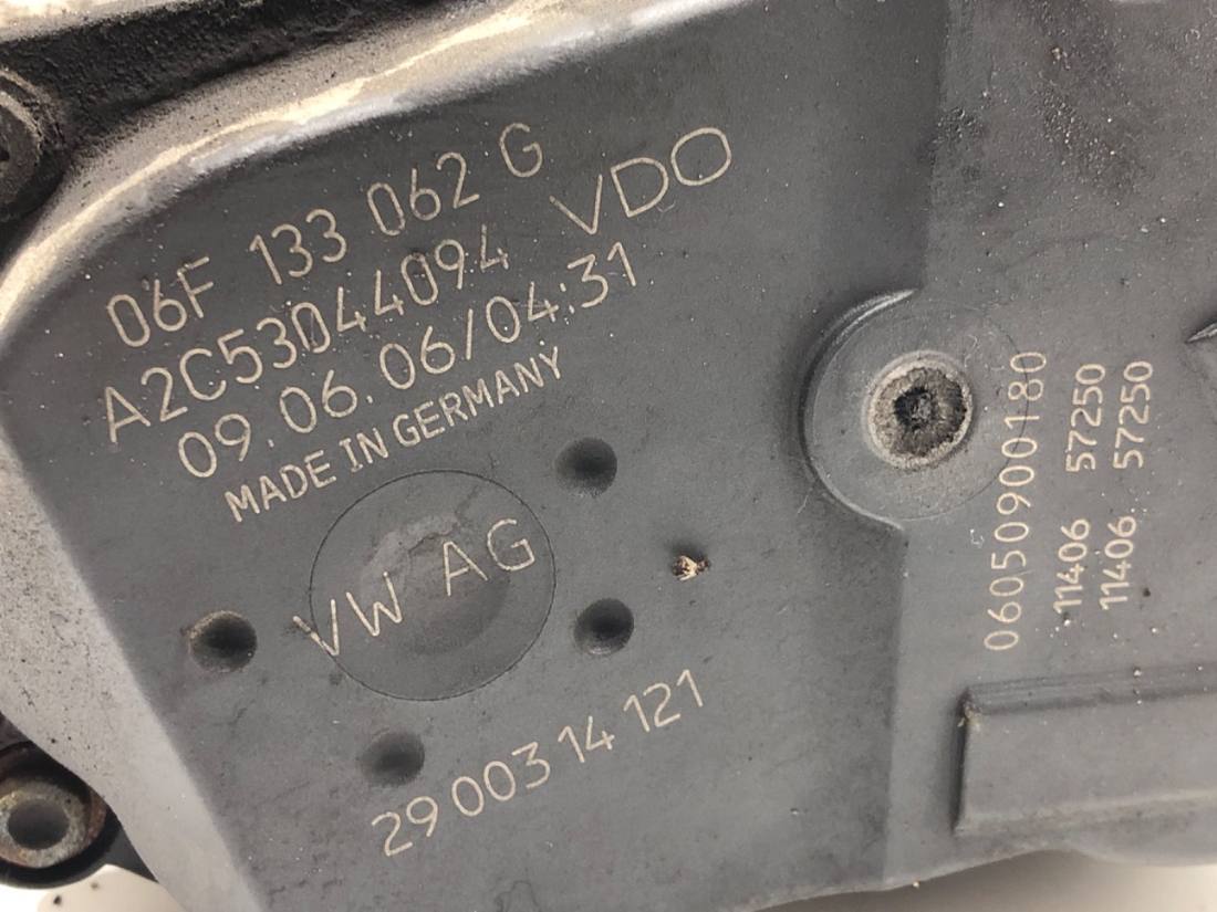 Дросельна заслінка Volkswagen Passat B6 06F133062G — фото деталі 5