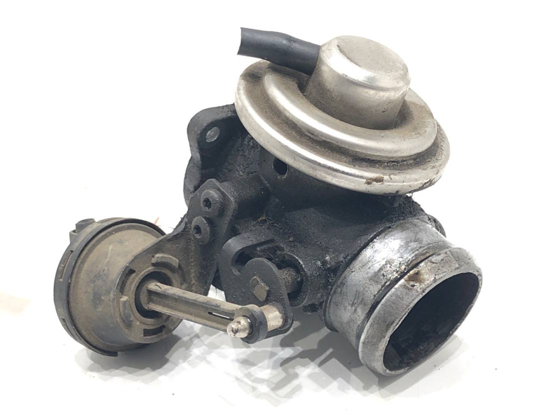 Дросельна заслінка Volkswagen Lupo 038129637