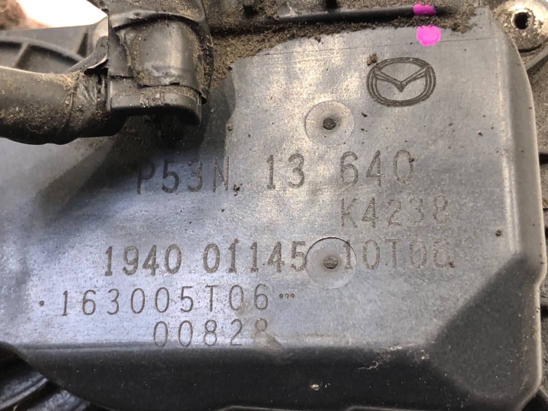 Дросельна заслінка Mazda 2 P53N13640 — фото деталі 4
