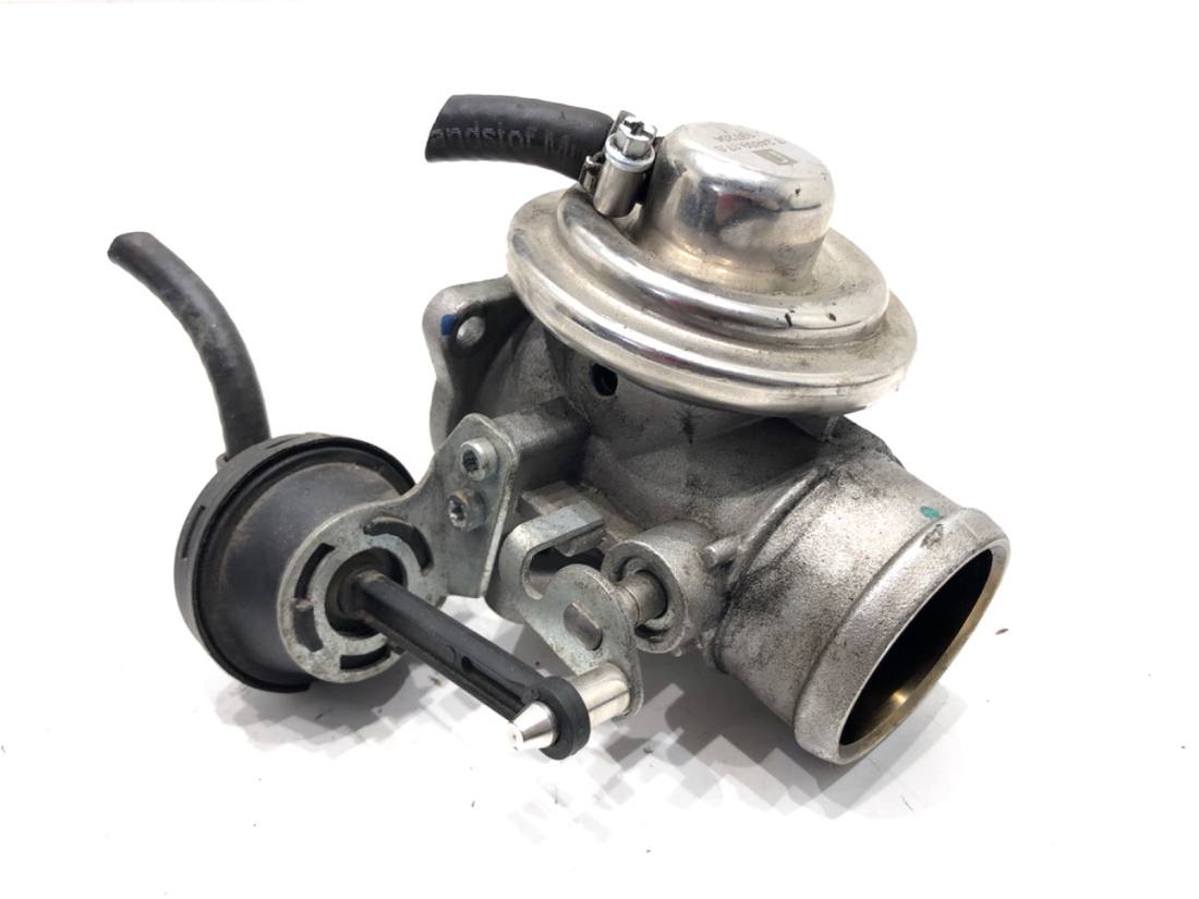 Дросельна заслінка Volkswagen Golf 4 724809170