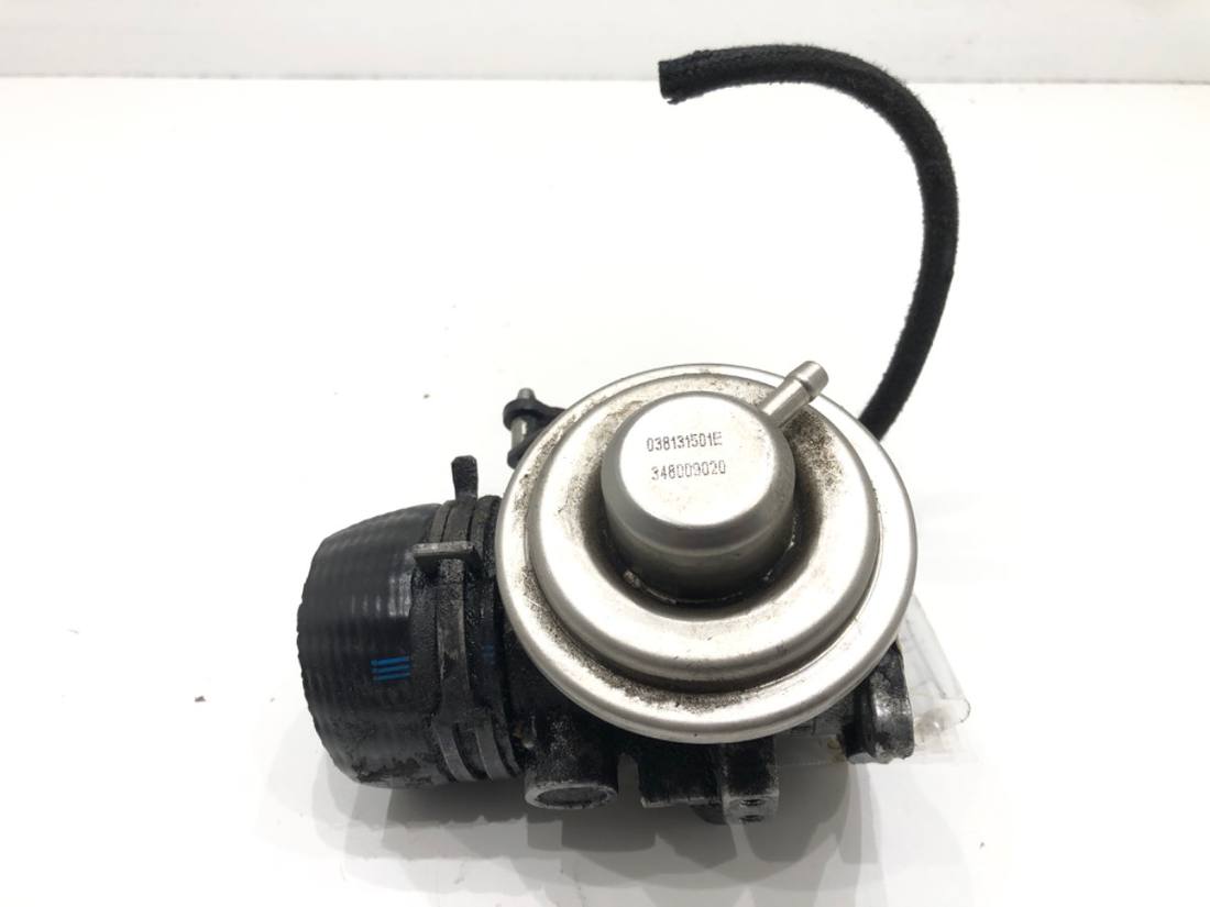 Дросельна заслінка Seat Leon 038129637