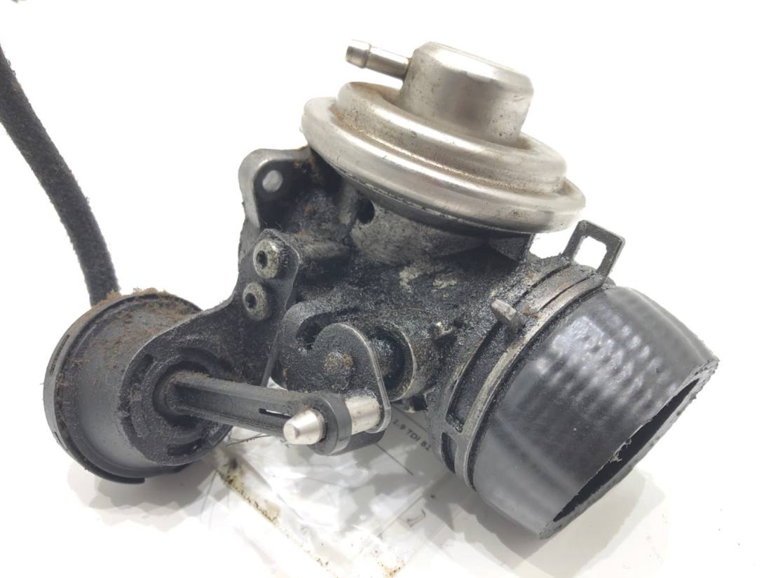 Дросельна заслінка Seat Leon 038129637 — фото деталі 2