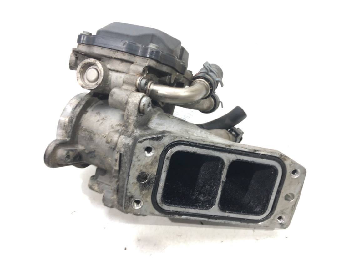 Дросельна заслінка Volkswagen Golf 7 04L128063N