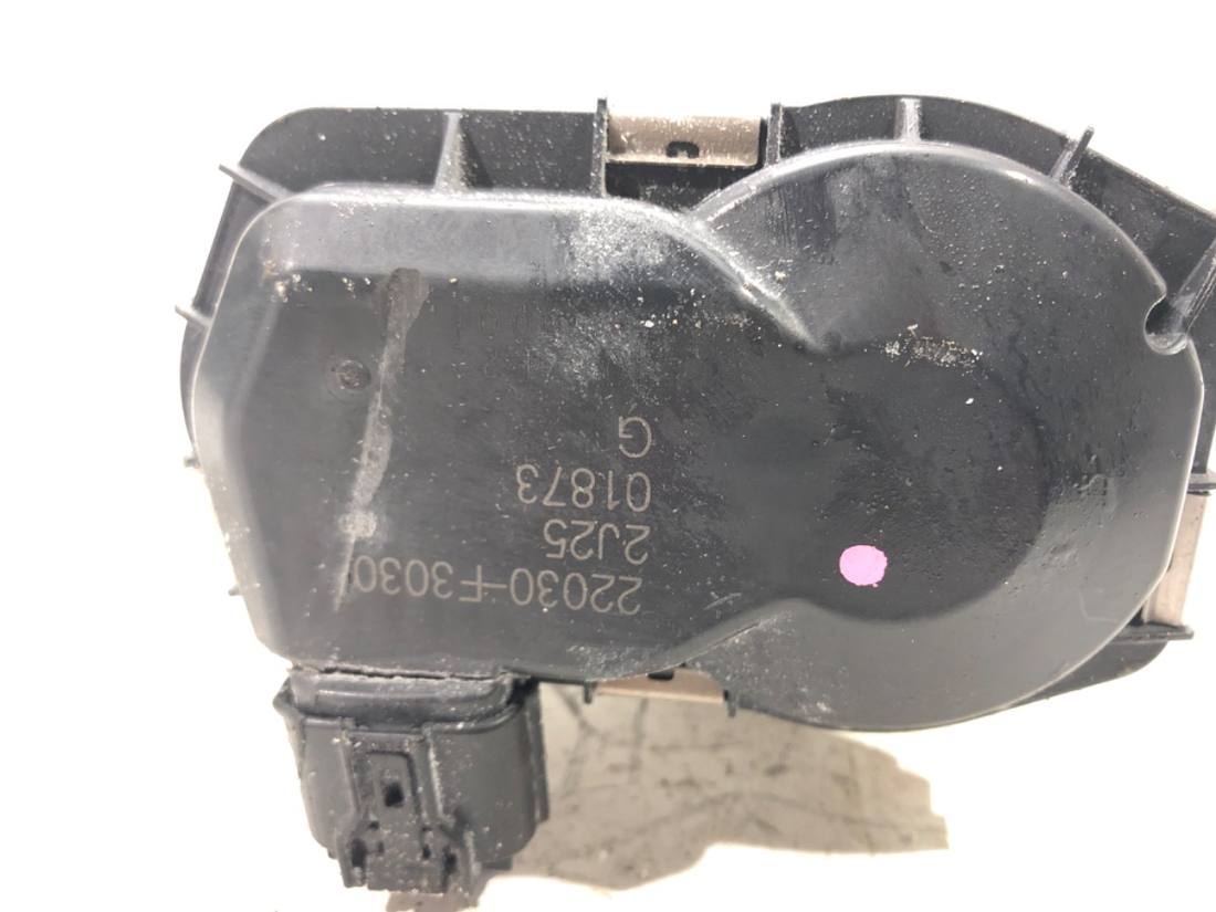 Дросельна заслінка Toyota Corolla E21 22030-F3030 — фото деталі 3