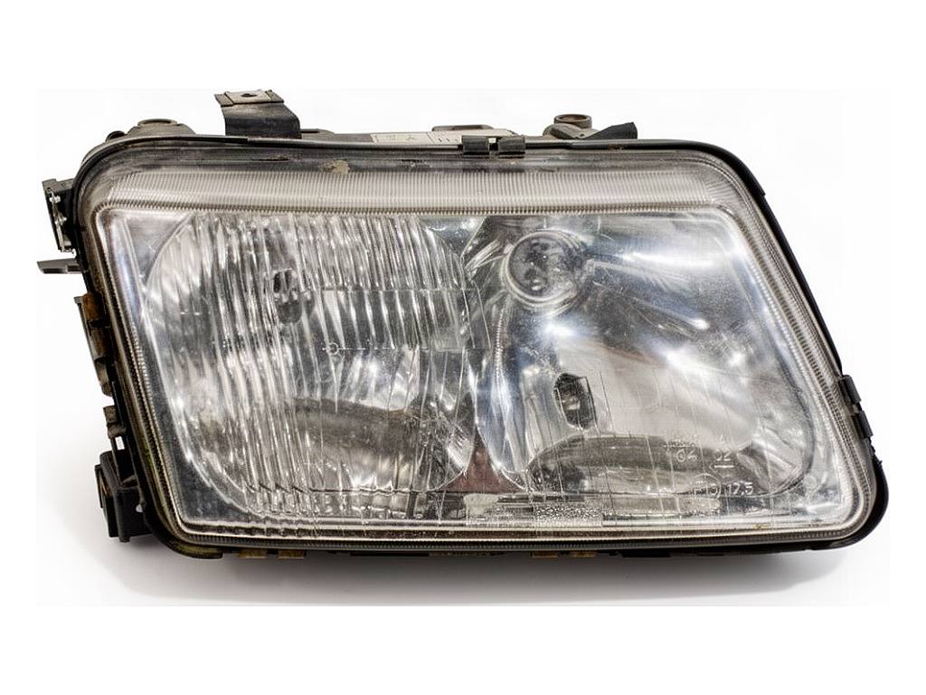 Фара передня права Audi A3 8L 20-5039