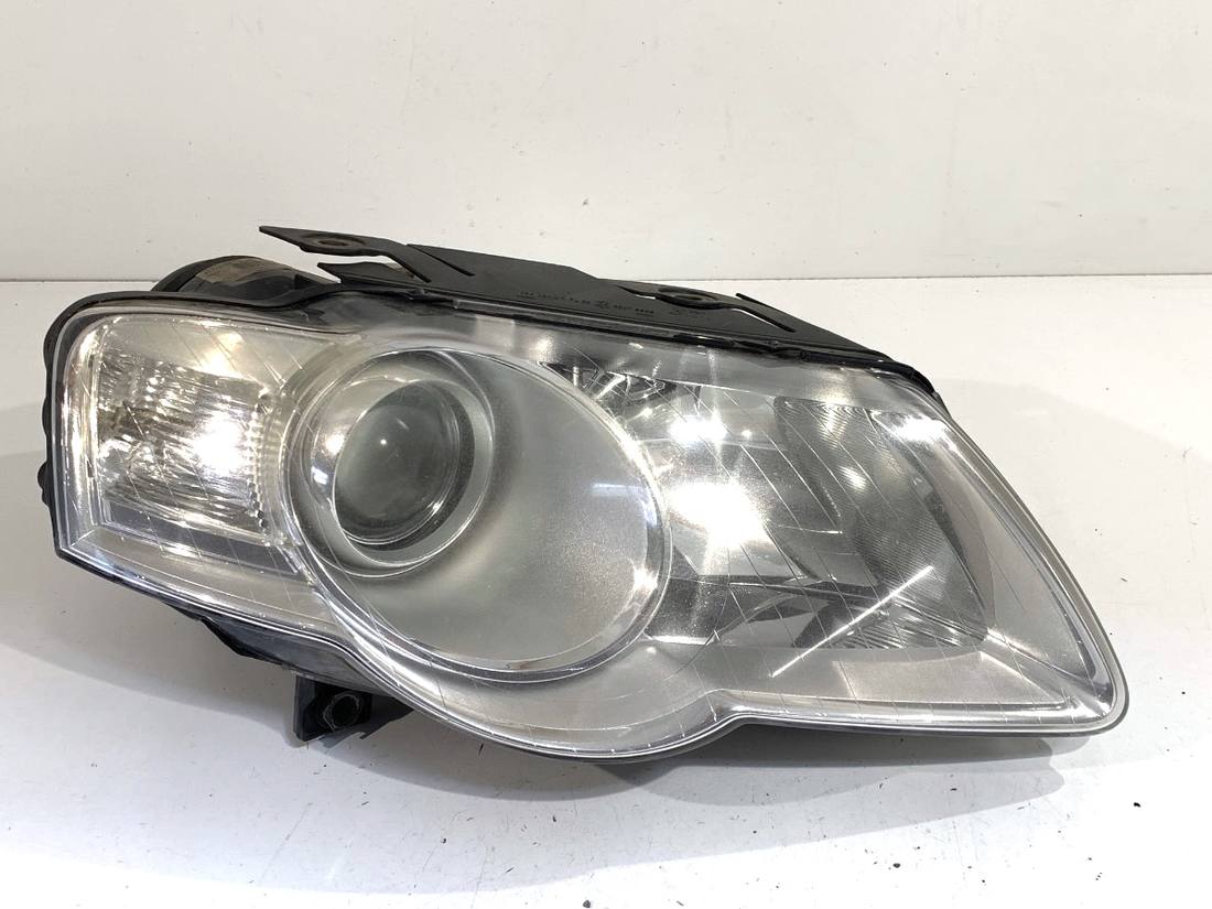 Фара передня права Volkswagen Passat B6 3C0941006M