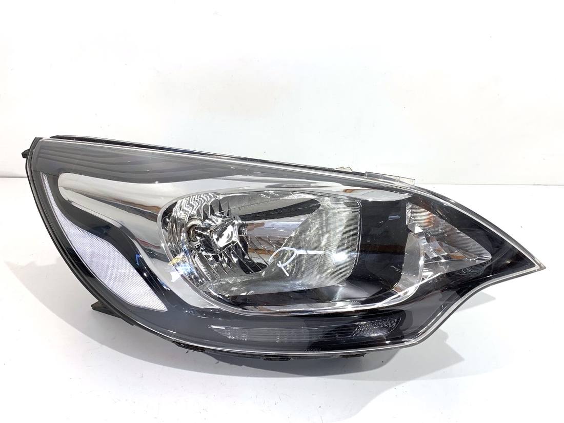 Фара передняя правая Kia Rio 92102-1WXXX