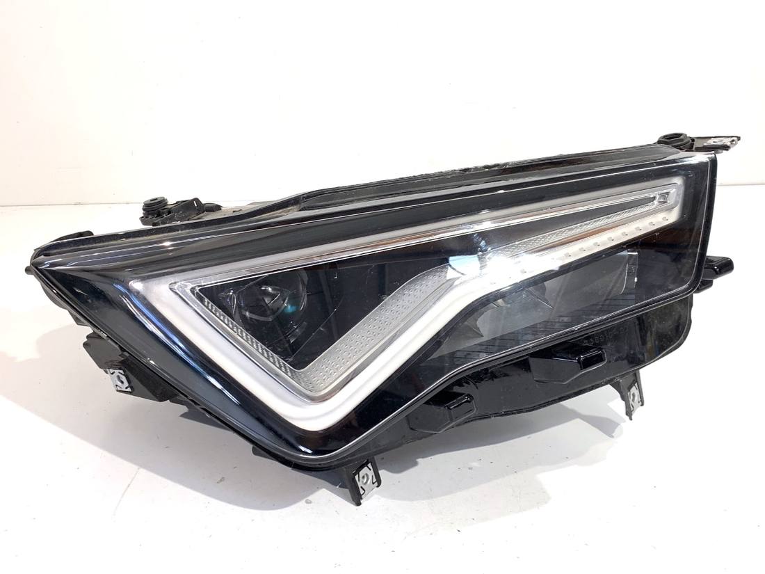 Фара передня права Seat Ateca 576941032B