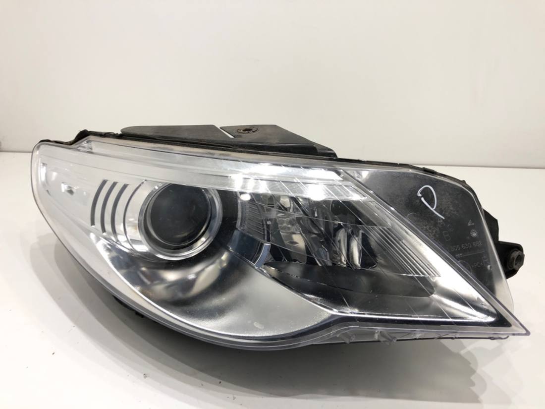 Фара передня права Volkswagen Passat CC 1307023005
