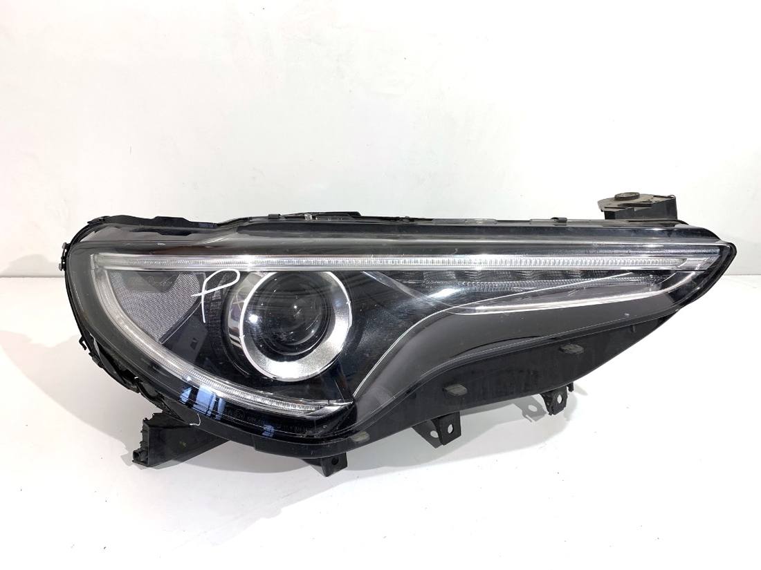 Фара передня права Alfa romeo Stelvio 49140748
