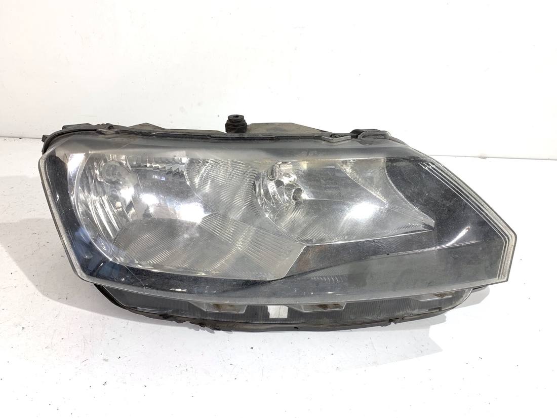 Фара передняя правая Skoda Rapid 5JB941016