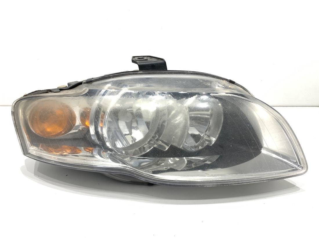 Фара передня права Audi A4 B7 8E0941004AK