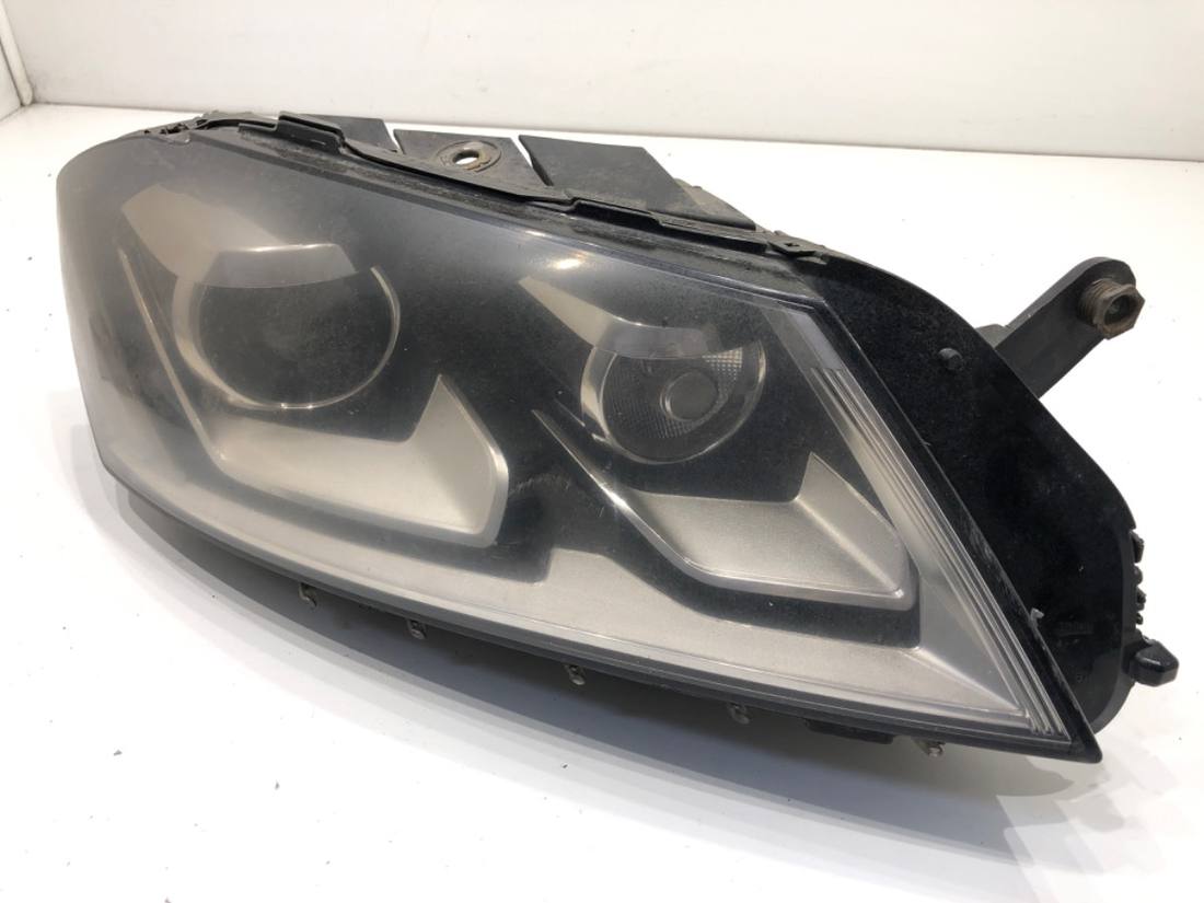 Фара передня права Volkswagen Passat B7 3AB941752