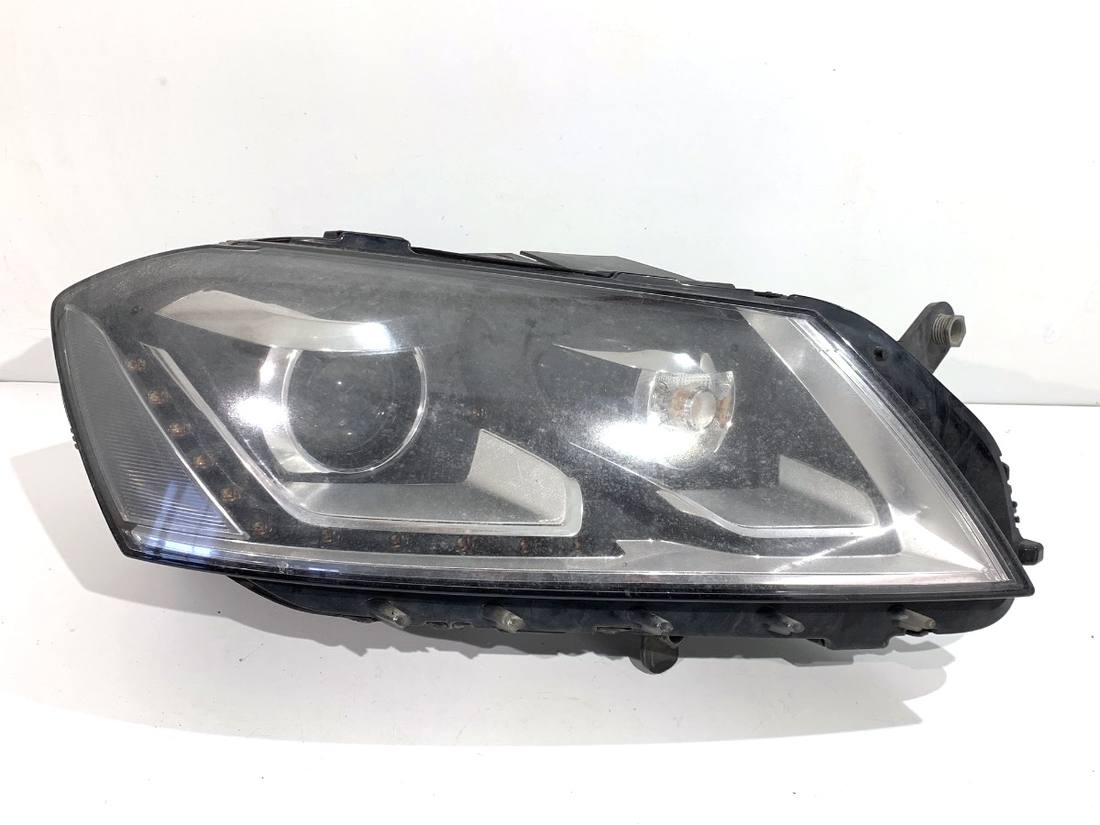 Фара передня права Volkswagen Passat B7 3AB941752