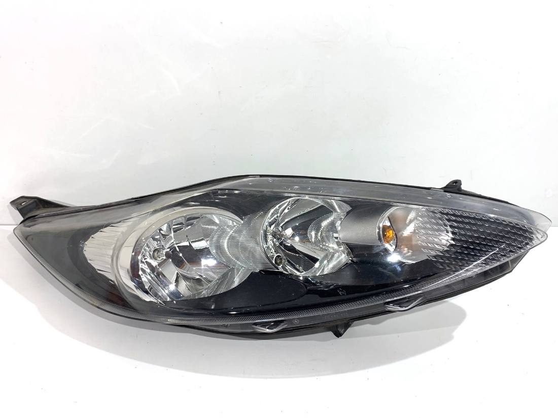 Фара передняя правая Ford Fiesta 8A61-13W029-AH