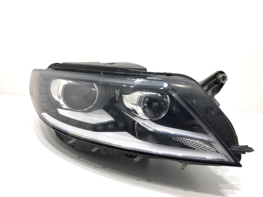 Фара передня права Volkswagen Passat CC 3C8941752H