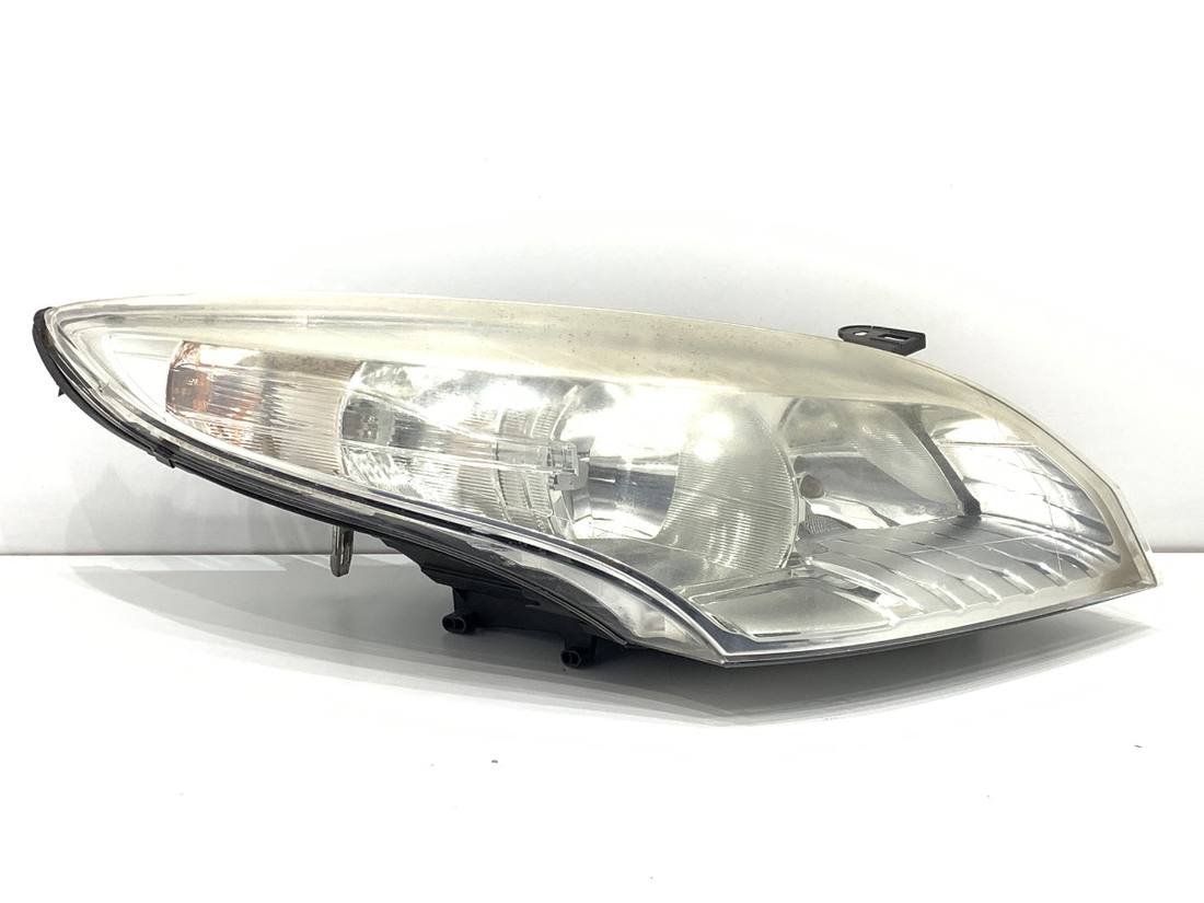 Фара передня права Renault Megane 1 260100017R