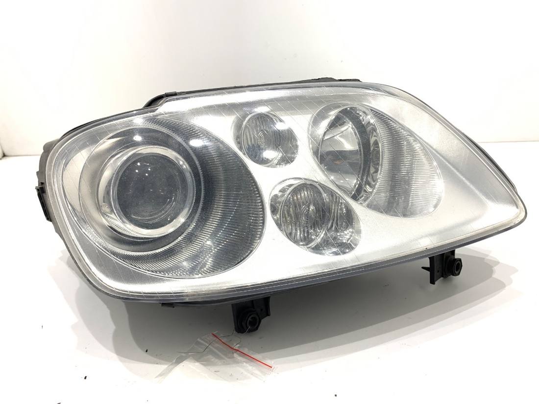 Фара передня права Volkswagen Touran 1T0941032K