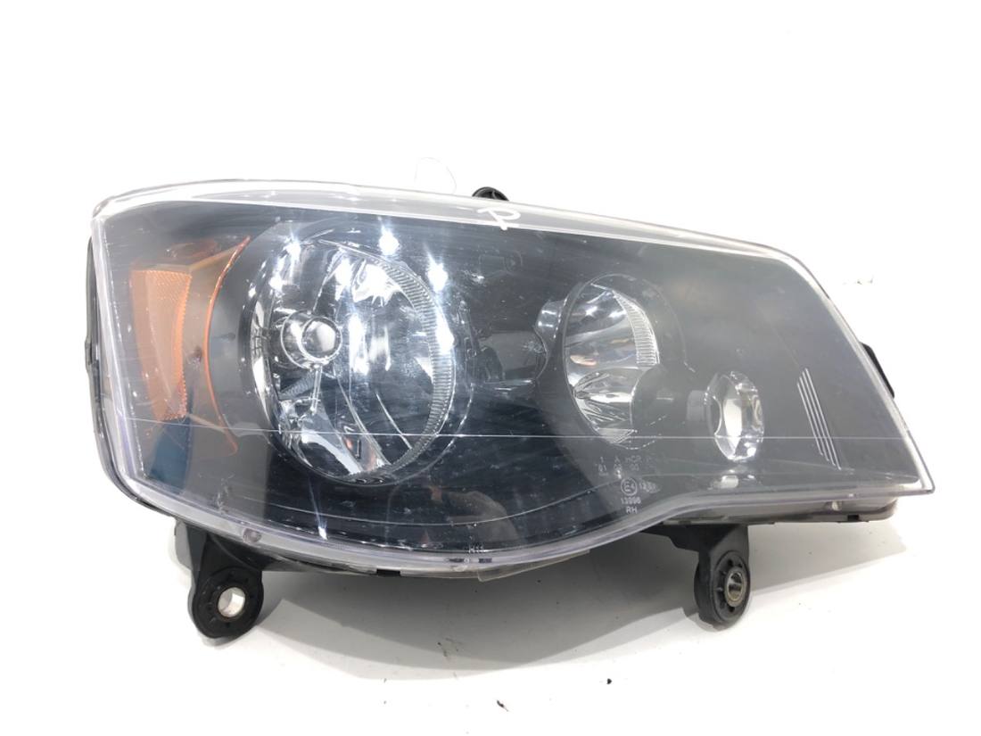 Фара передня права Dodge Caravan CS280-B101R