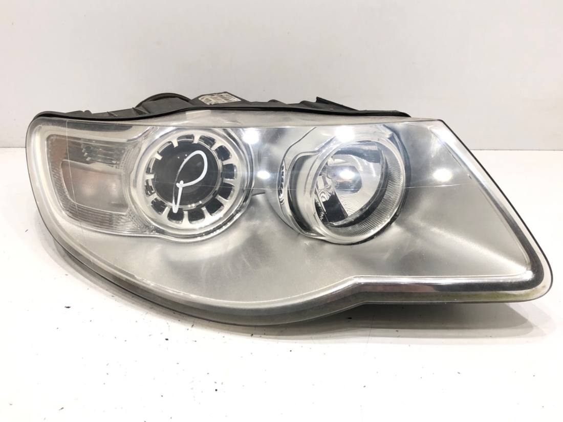 Фара передняя правая Volkswagen Touareg 7L6941040