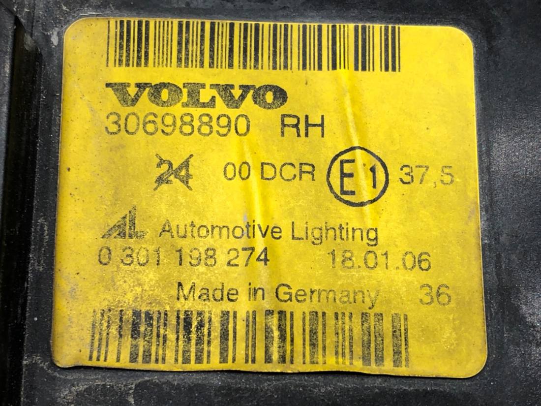 Фара передня права Volvo V50 30698890 — фото деталі 5