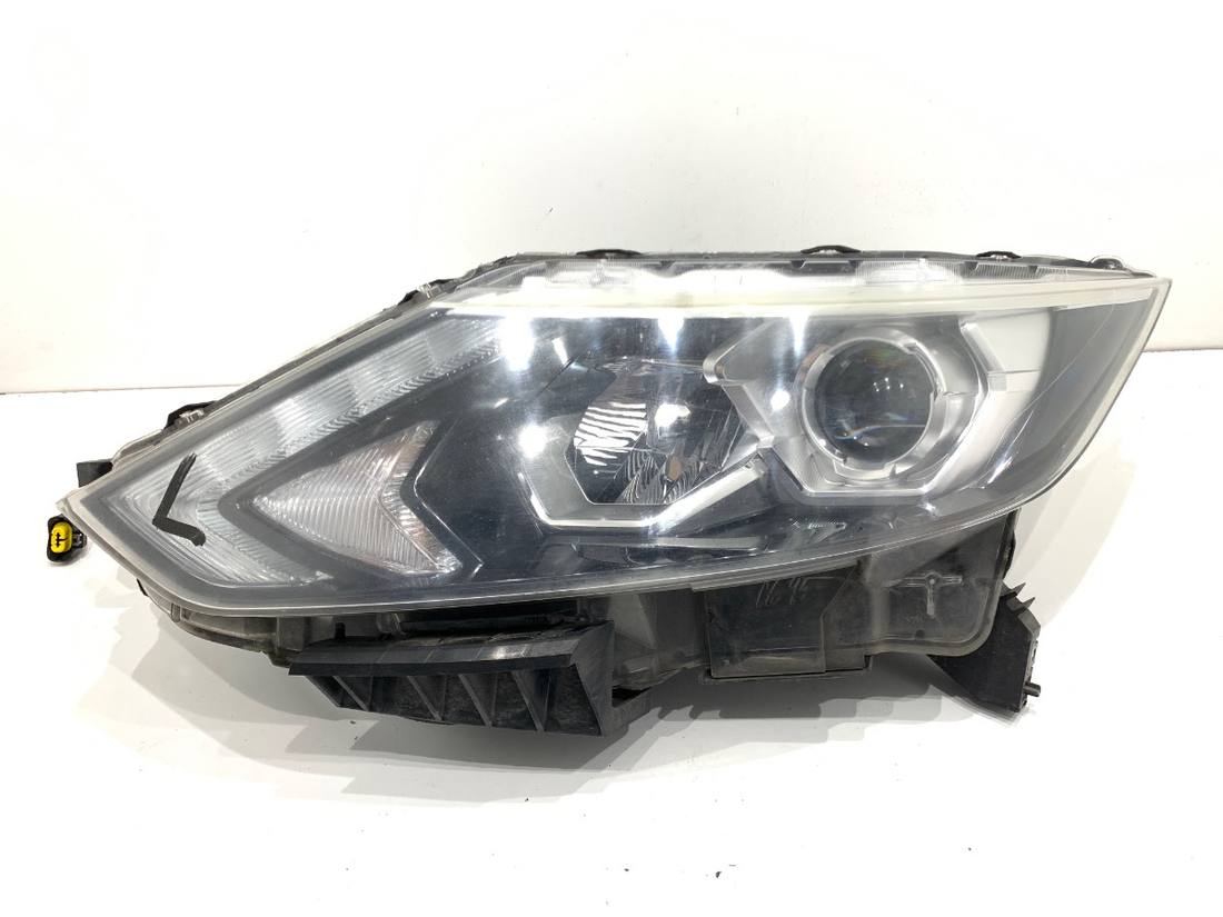 Фара передня ліва Nissan Qashqai
