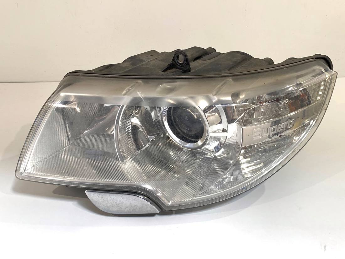 Фара передня ліва Skoda Superb 2