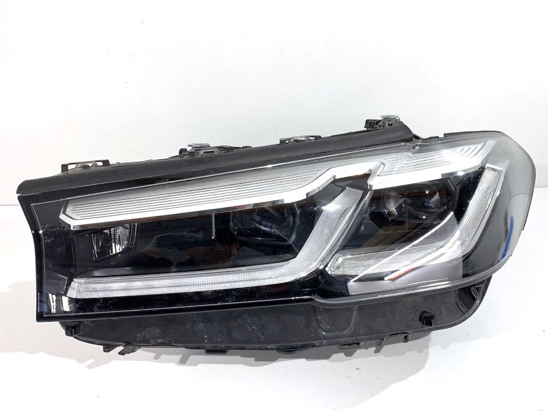 Фара передняя левая BMW 5 G30 9479261