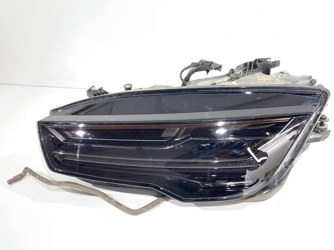 Фара передня ліва Audi A7 4G 4G8941035B
