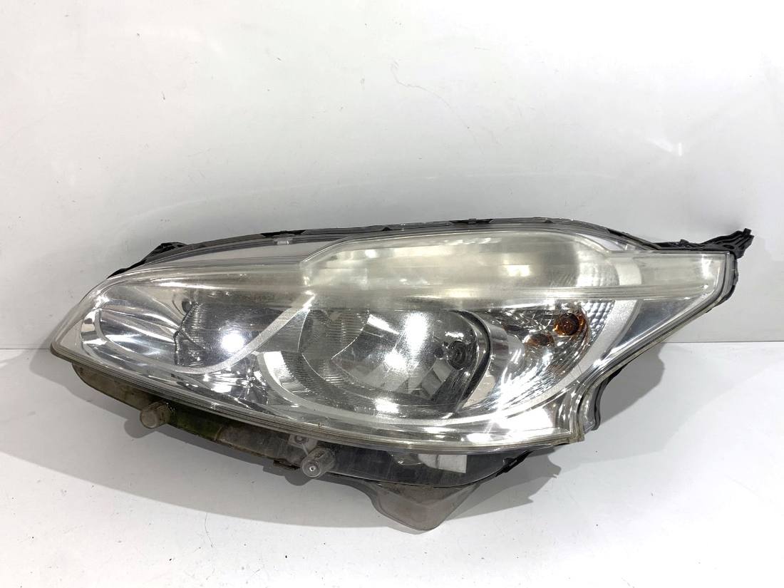 Фара передня ліва Peugeot 208 9802221880