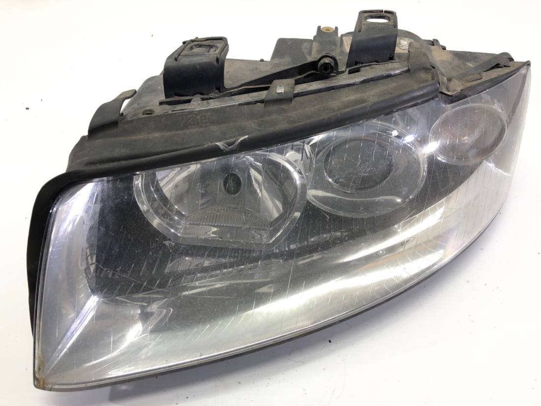 Фара передня ліва Audi A4 B6 89309150