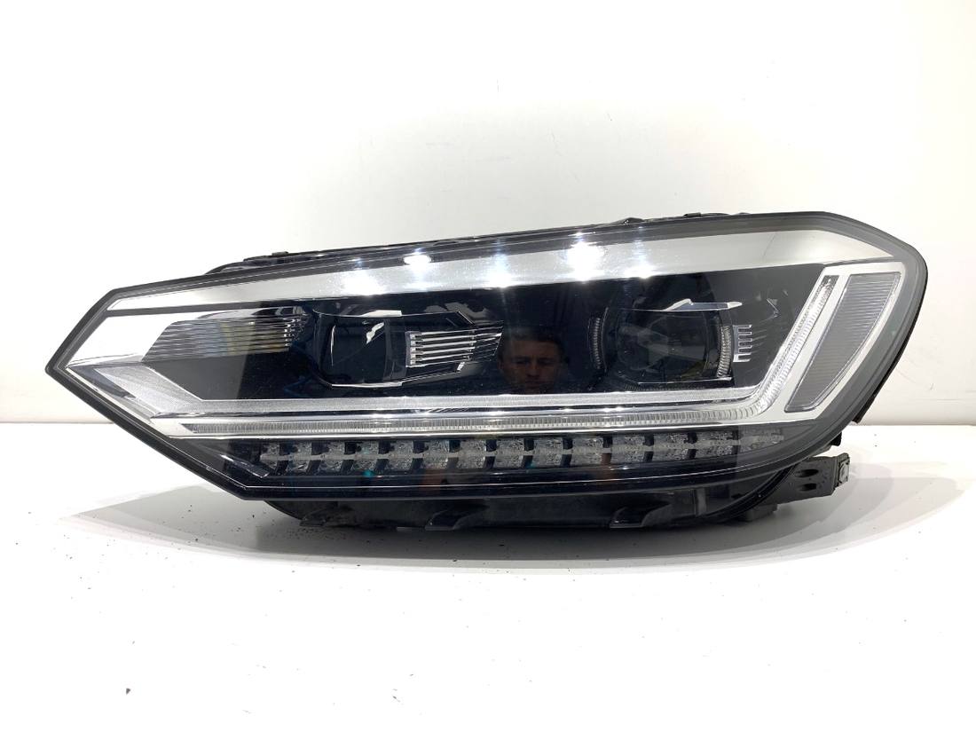 Фара передня ліва Volkswagen Touran 5TB941081B