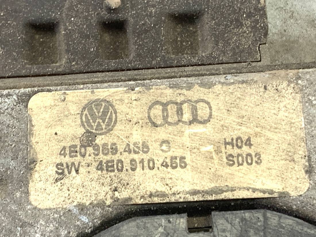 Вентилятор радіатора дифузор Audi A8 D3 4E0959455G — фото деталі 4