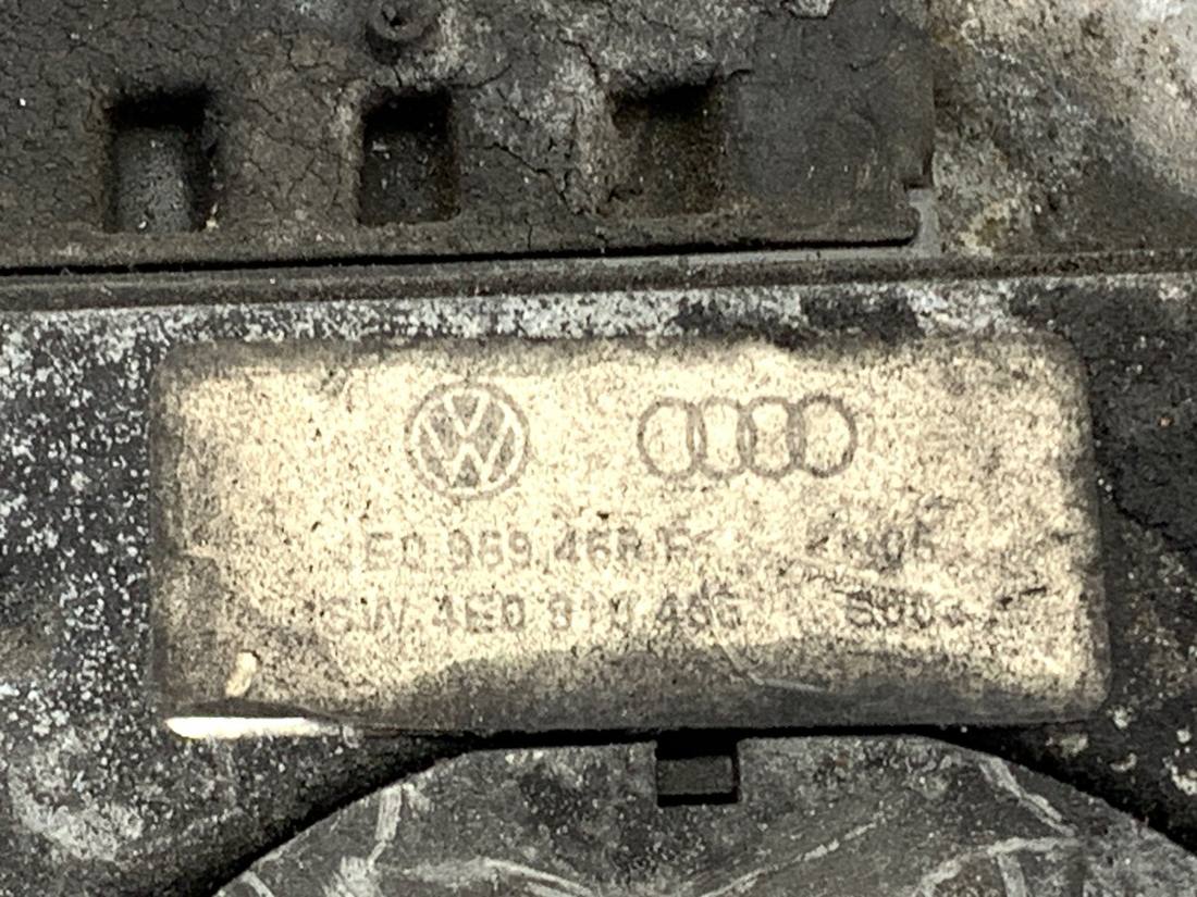 Вентилятор радіатора дифузор Audi A8 D3 093682/1 — фото деталі 4