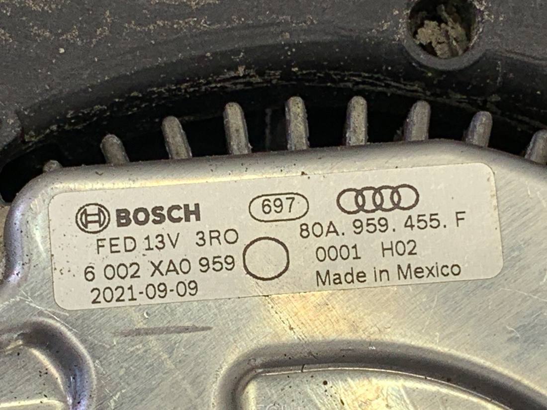 Вентилятор радиатора диффузор Audi Q5 80A121003 — фото детали 8
