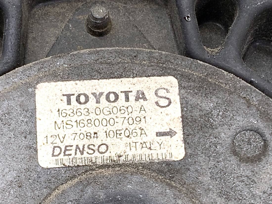 Вентилятор радіатора дифузор Toyota Avensis T25 16363-0G050 — фото деталі 8