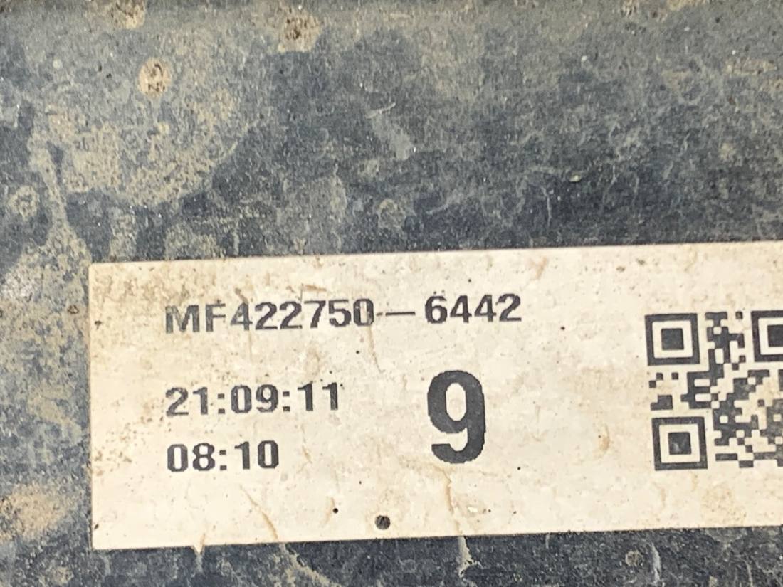Вентилятор радіатора дифузор Toyota Yaris 4 MF422750-6442 — фото деталі 4