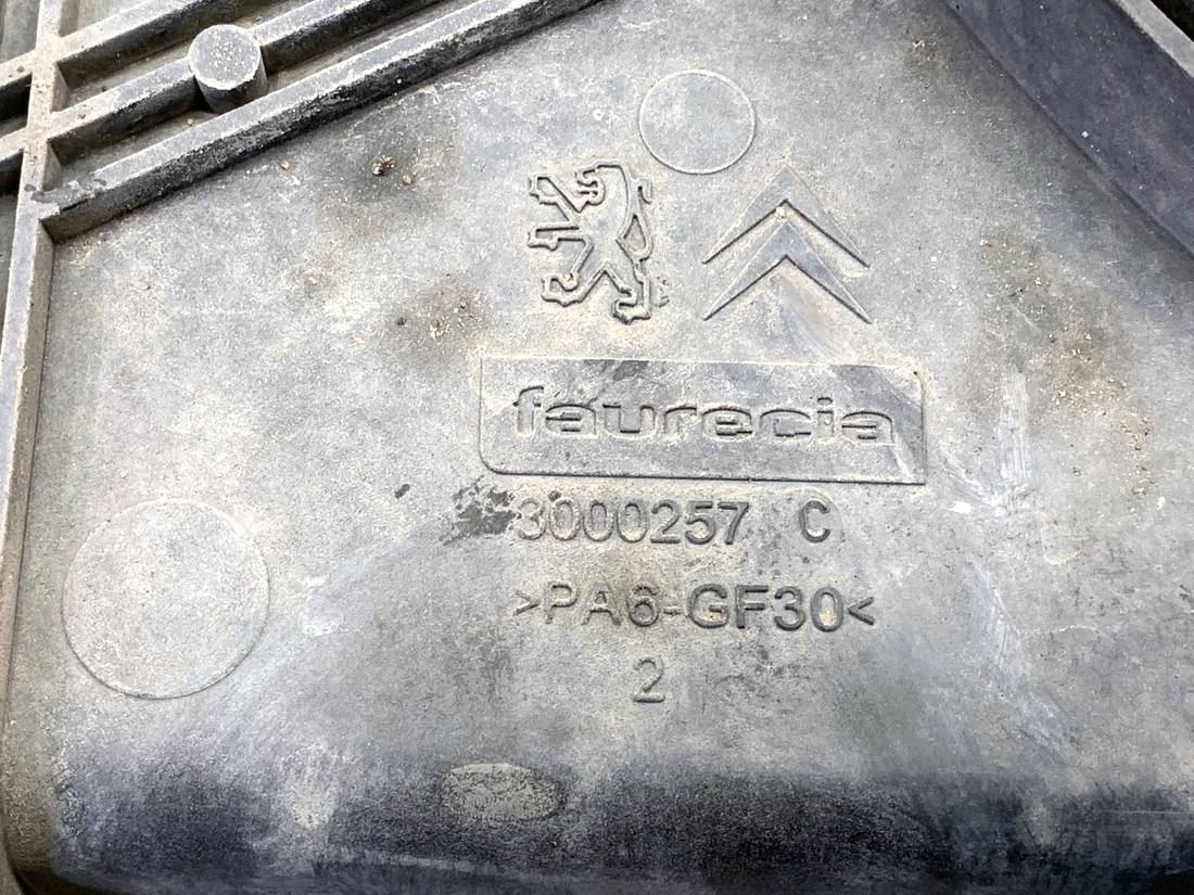 Вентилятор радіатора дифузор Peugeot 508 3000257C — фото деталі 4
