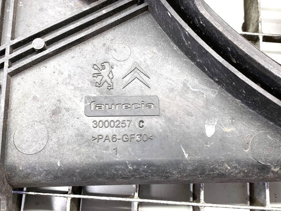 Вентилятор радіатора дифузор Citroen C5 3000257C — фото деталі 5