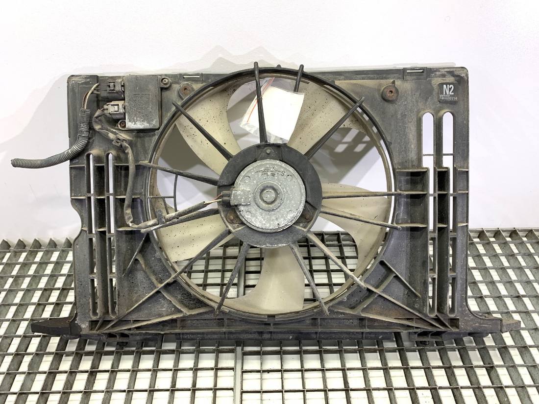 Вентилятор радіатора дифузор Toyota Auris — фото деталі 2