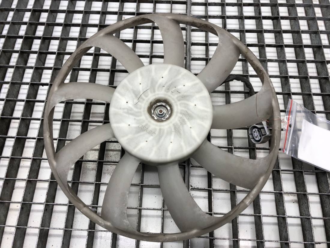 Вентилятор радіатора дифузор Toyota Rav4 16363-36180