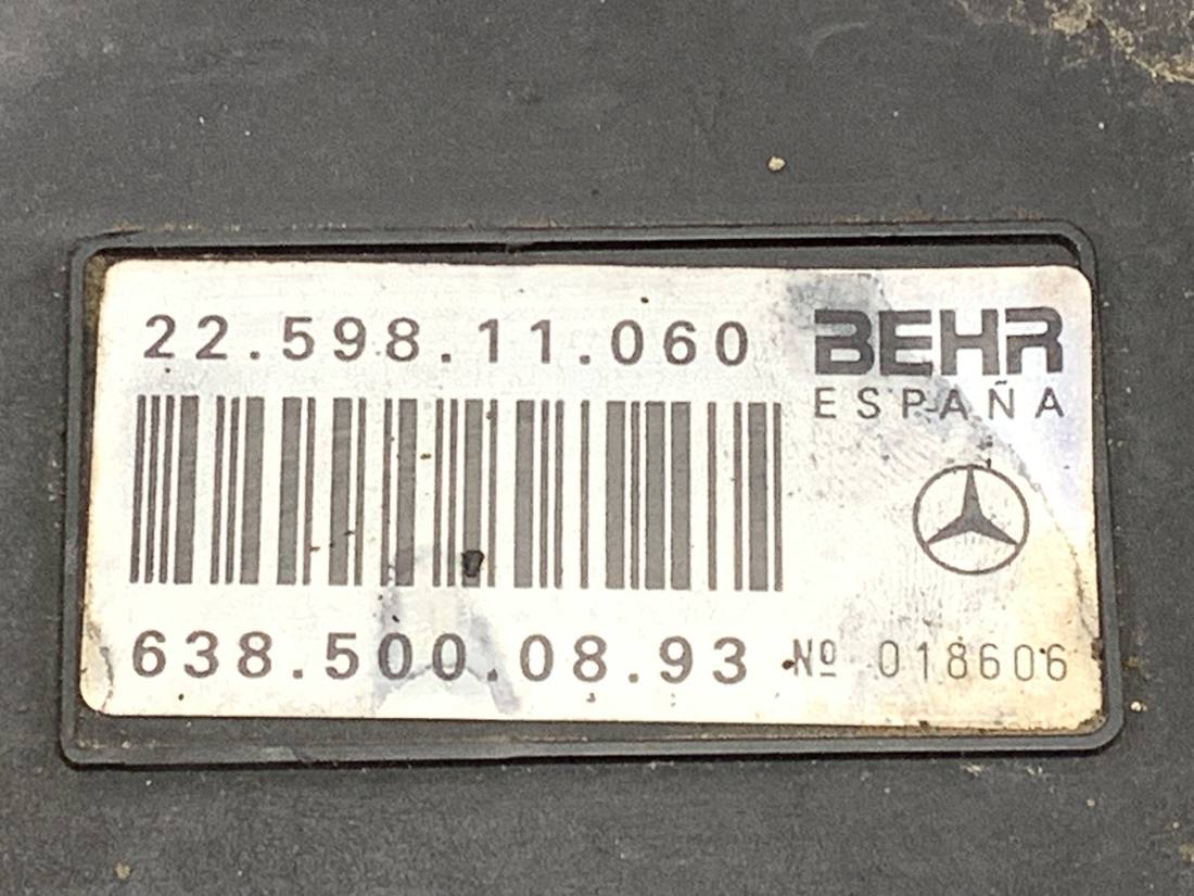 Вентилятор радиатора диффузор Mercedes Vito 6385000893 — фото детали 4