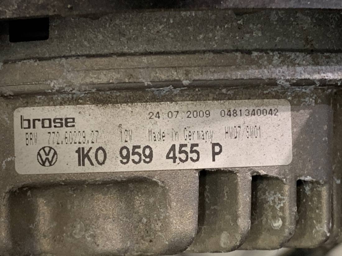Вентилятор радіатора дифузор Volkswagen Golf 5 1K0959455P — фото деталі 4
