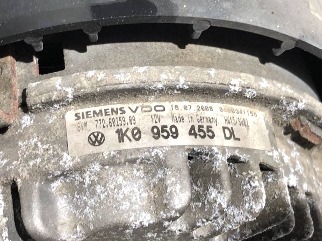 Вентилятор радіатора дифузор Volkswagen Passat B6 1K0959455DL — фото деталі 4