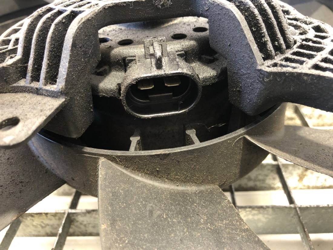 Вентилятор радіатора дифузор Peugeot Boxer — фото деталі 3