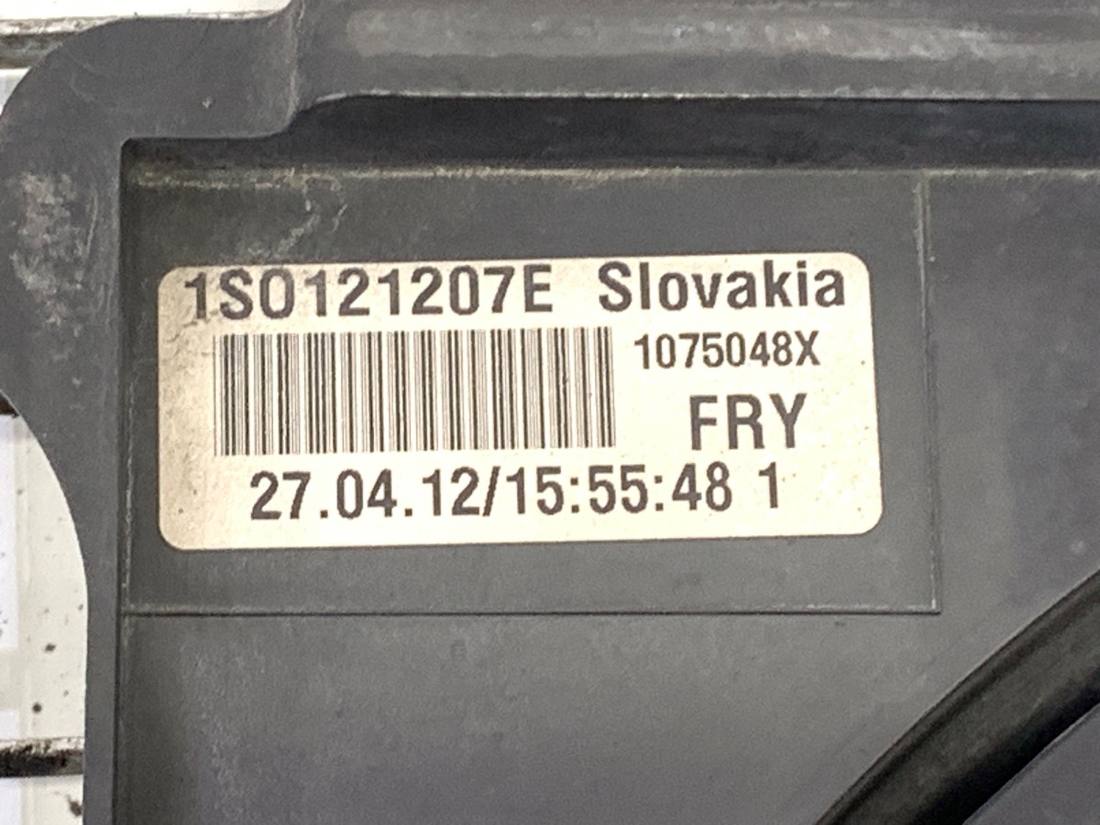Вентилятор радіатора дифузор Volkswagen Up 1S0121207E — фото деталі 3